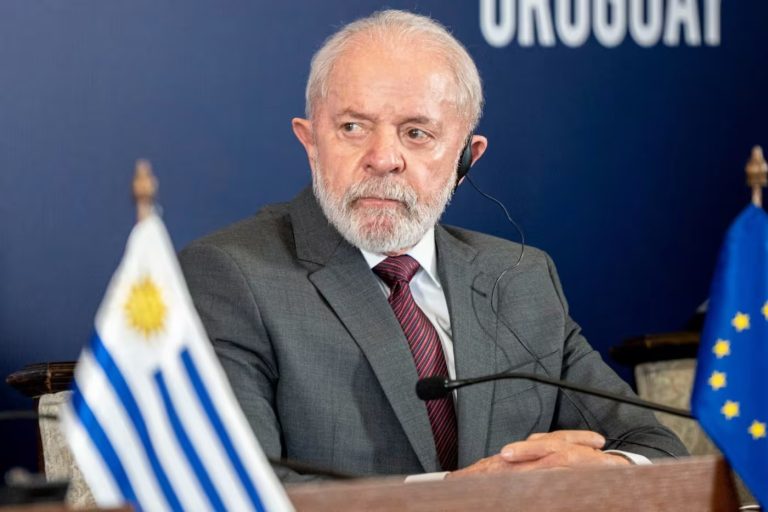 Currency Tailspin Forces Brazil’s Leader to Do the Unthinkable: Cut Spending