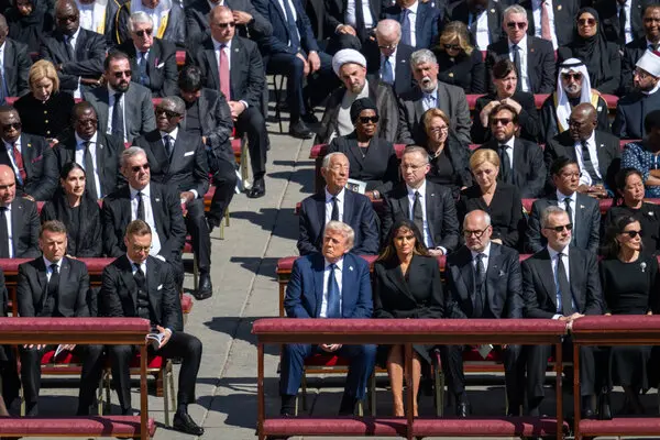 Comparing Political Entourages at the Vatican Funeral