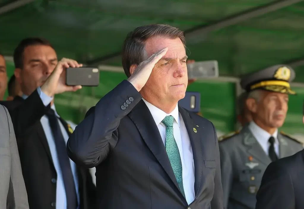 STM se manifesta sobre possível perda de patente de Bolsonaro