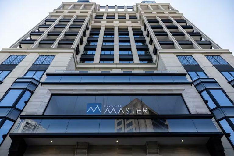 Banco Master: Allegations of Favoritism in Brazil’s Insuline contracts