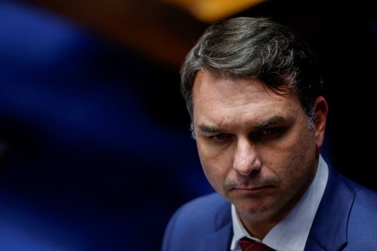 Flávio Bolsonaro Condemns Lula’s Shameful Support for Iran’s Terror Regime