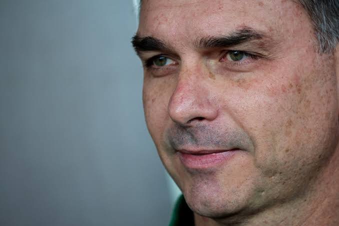 System Vulnerabilities Exposed: The Attempted Block on Flávio Bolsonaro