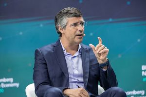Esteves meets Trump but defended the System