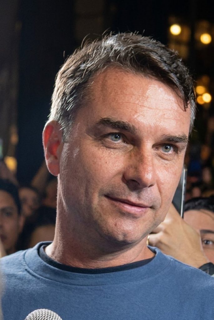 TSE Confirms Removal of False Claims Linking Flávio Bolsonaro
